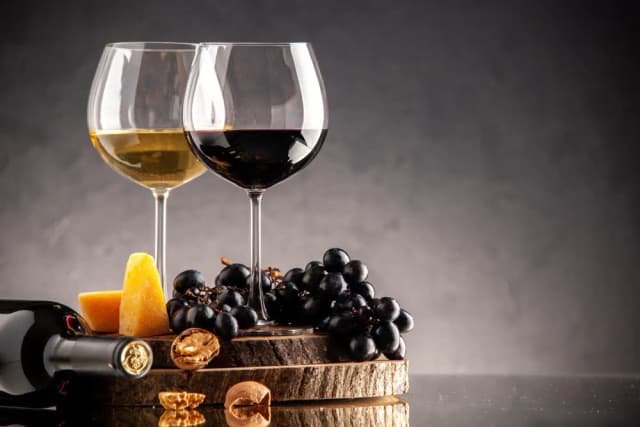 Czy wino bezalkoholowe ma alkohol? Sprawdź, co musisz wiedzieć Czy wino bezalkoholowe ma alkohol? Sprawdź, co musisz wiedzieć