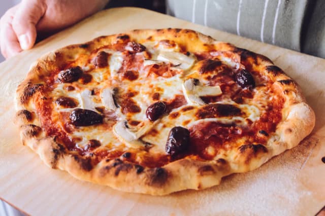 Jak zrobić pizzę w domu - proste przepisy i sekrety smaku Jak zrobić pizzę w domu - proste przepisy i sekrety smaku
